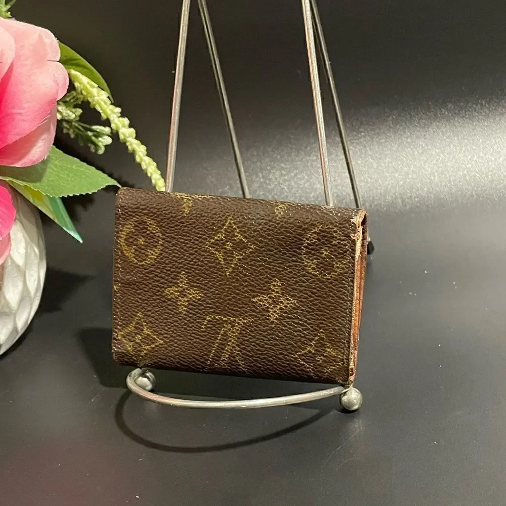 AUTHENTIC Louis Vuitton Monogram 6 Key Wallet